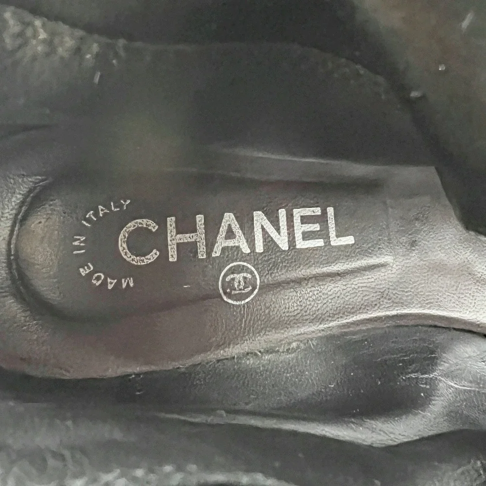 Chanel Black Quilted Leather Knee Boots CC Logo Back Zip 38